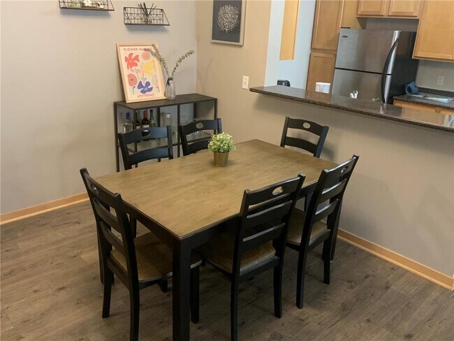 Photo - 2566 Ellis Ave Unit 121