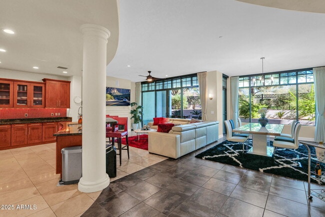 Building Photo - 8 Biltmore Estates Dr Unit 116