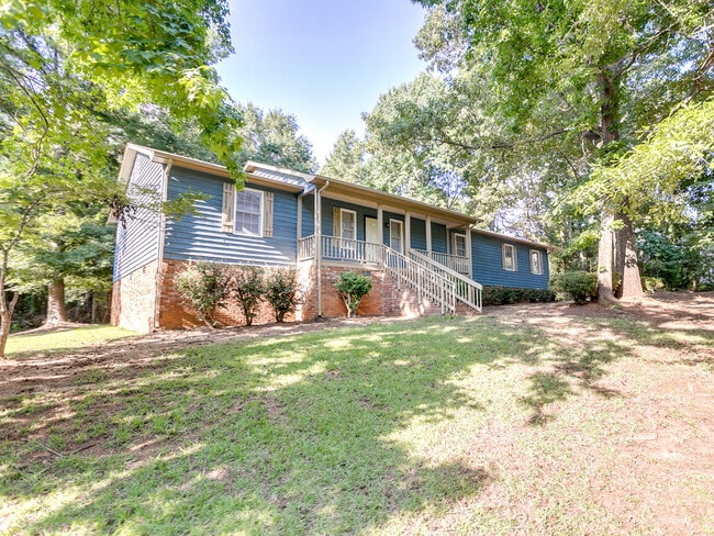 Photo - Spacious 3-Bed Home in District 6! Private...