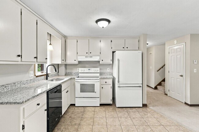 10 Ash St