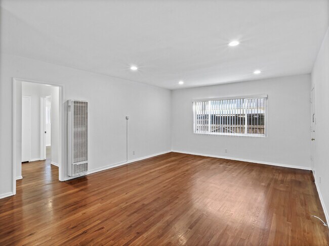 Photo - 4918 1/2 Tujunga Ave Unit 2