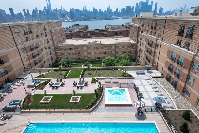 Photo - 55 Riverwalk