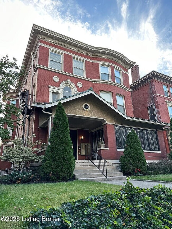 Photo - 1381 S 3rd St Unidad 8