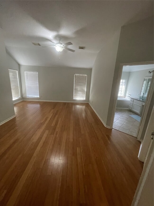 Photo - 35 Barn Lantern Pl