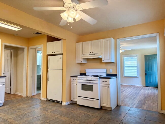 Photo - 2405 22nd Pl