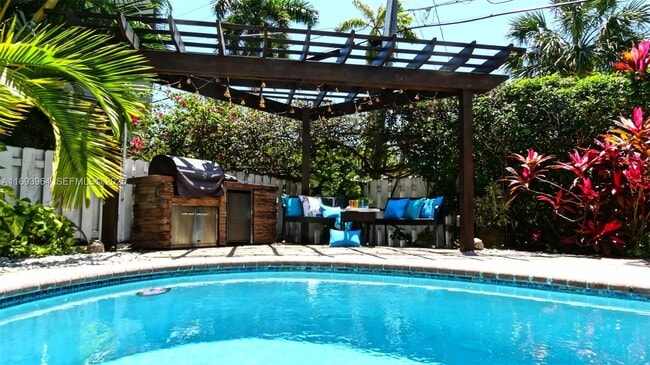 Photo - 854 Hollywood Blvd