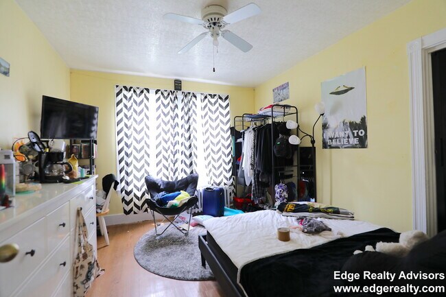Photo - 19 Antwerp St Unit 2