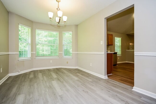 Photo - 125 Titan Rd