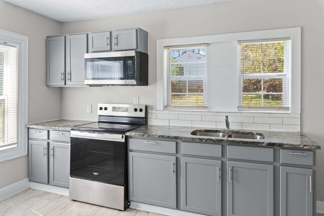 Photo - **Move in ready 3/2 Single Family home 32208