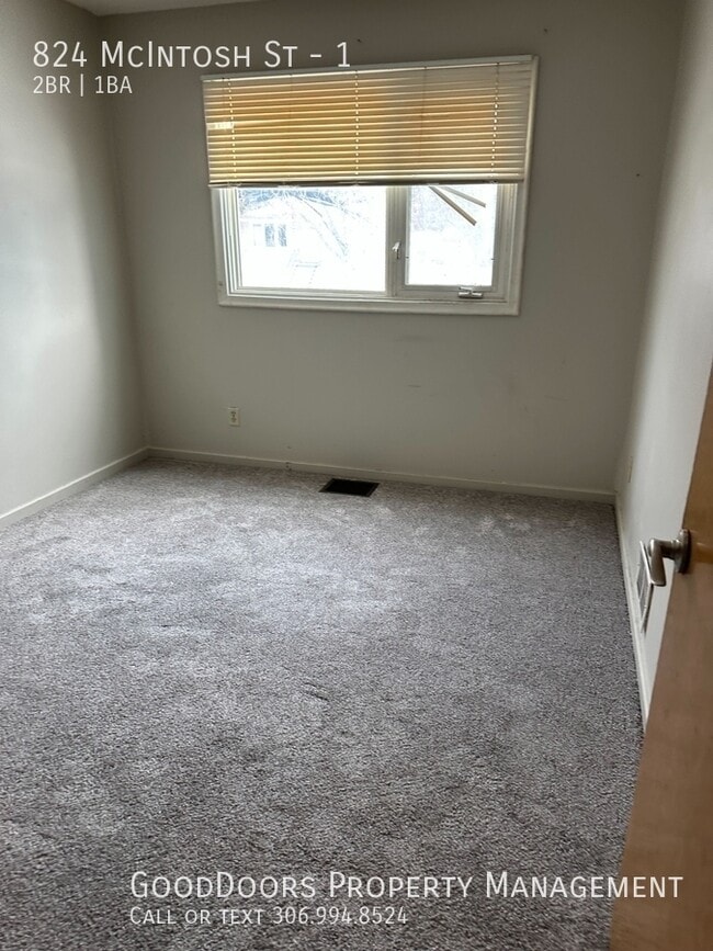 Photo - 824 McIntosh St Unité 1