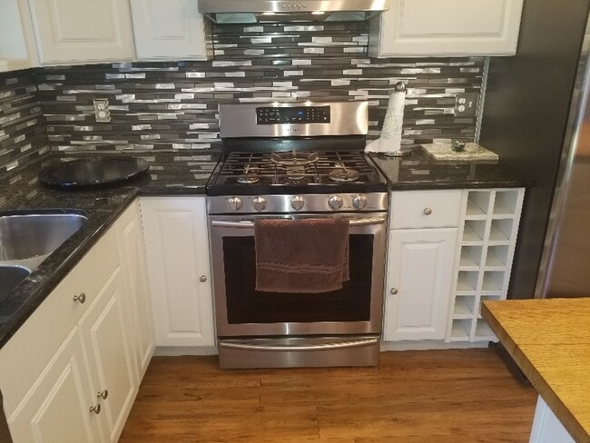 Photo - 3107 Riverside Dr