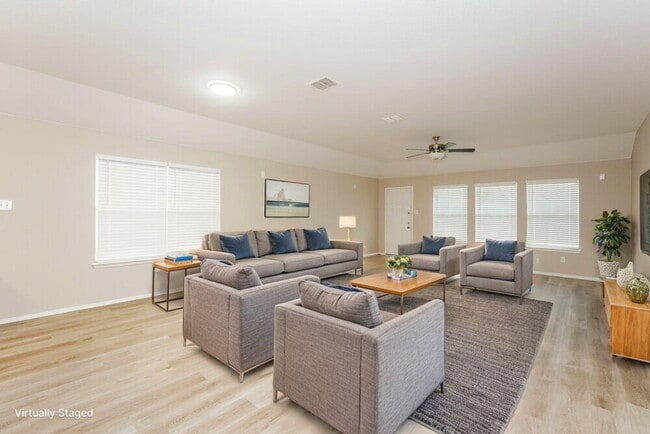 Photo - 3737 Sapphire St