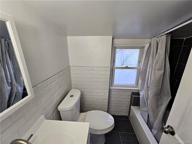 Photo - 182 Ashford Ave Unidad 3