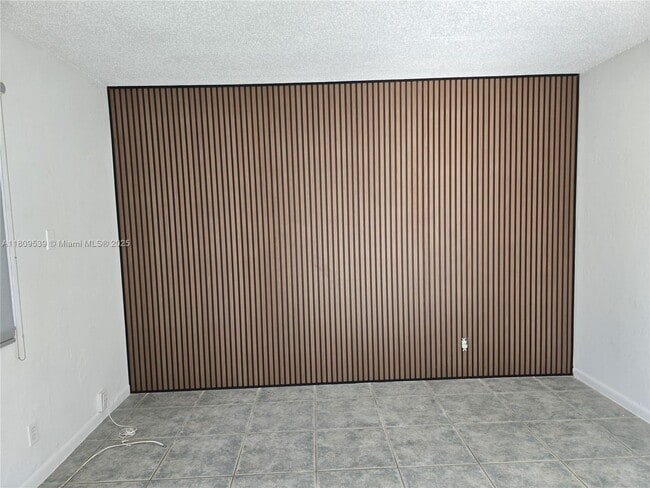 Building Photo - 2120 Sherwood Forest Blvd Rental