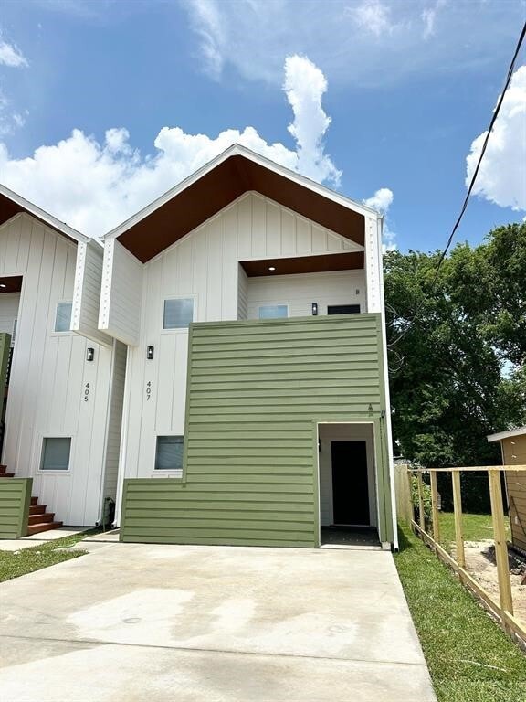 Photo - 407 Clearwater St Unit B