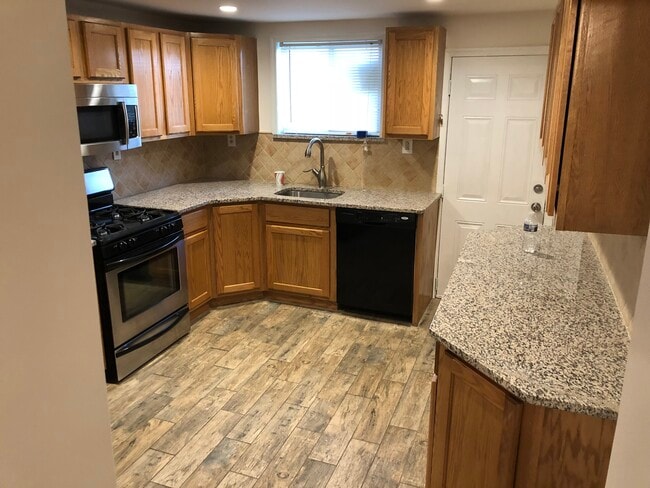 Photo - 3136 Agate St