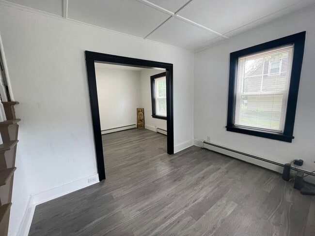 Building Photo - Modern, Fully Renovated 3-Bedroom Apartment – $1,900/month | Pittsfield, MA Unit 1747