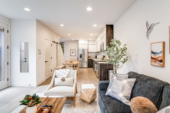 Photo - 2319A Franklin Ave E Unit ID1035905P