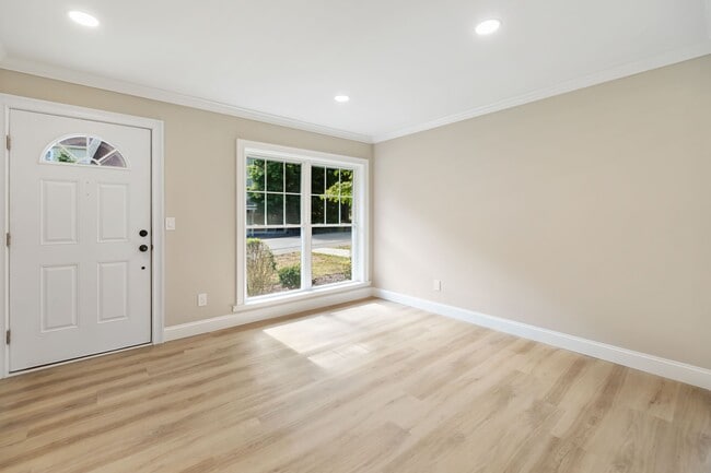 Photo - 241 Weaver St