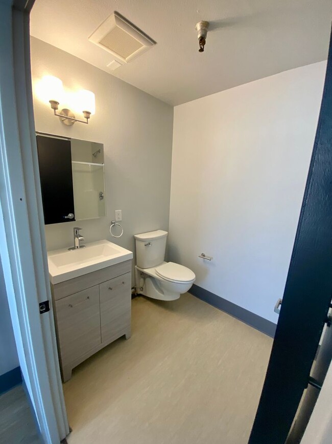 Photo - Pet friendly 2 bed 2 bath (ensuite) in ful...