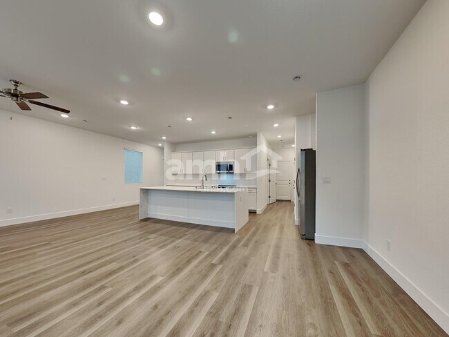 Photo - 8365 Flagpole Loop Ave