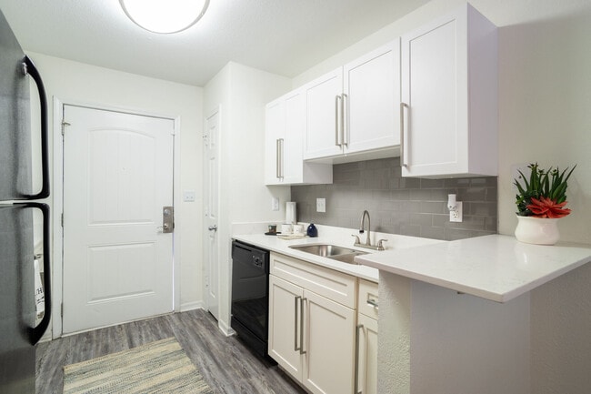 4BD, 4BA - Townhome - Kitchen