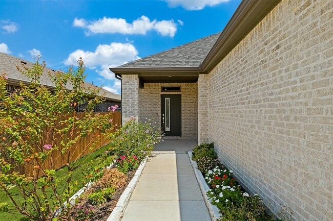 Photo - 204 Mountain Meadow Ln