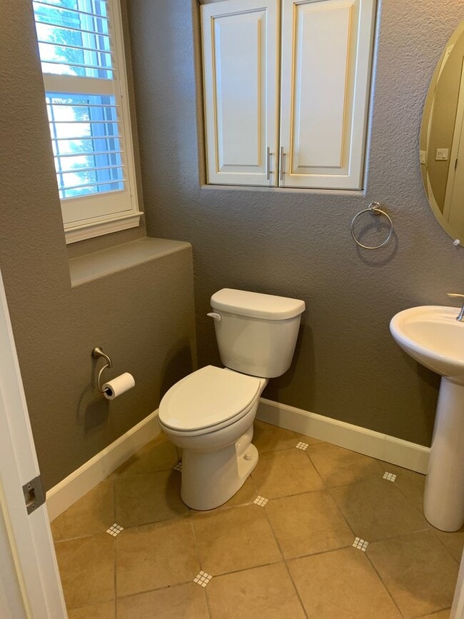 Photo - Gorgeous 3BR/3BA Roseville Rental Home