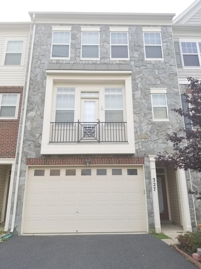 Photo - 327 Woodstream Blvd Townhome