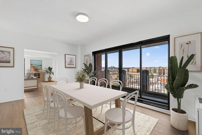 Photo - 1280 21st St NW Unidad 907