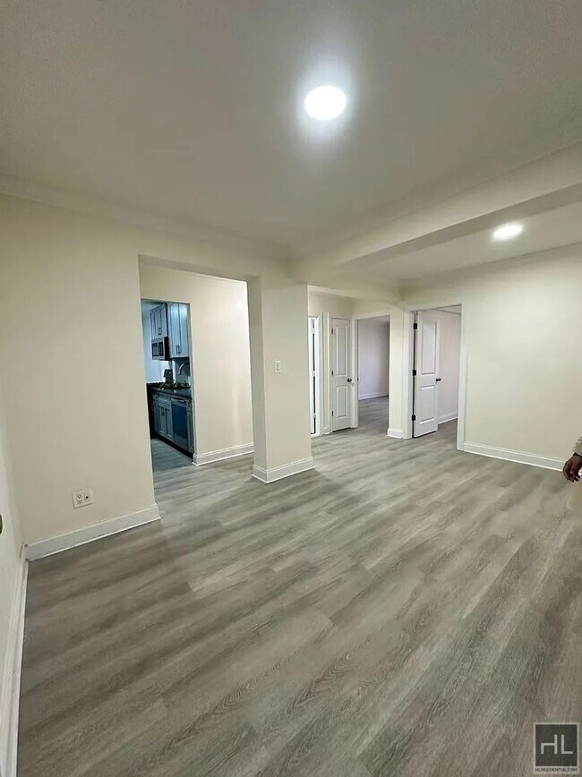 Photo - 72 ROAD Unidad 4D