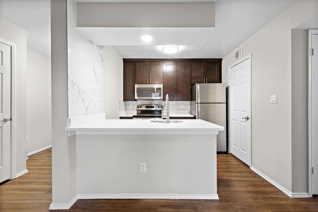 Building Photo - 690 NJ-23 Unit R2