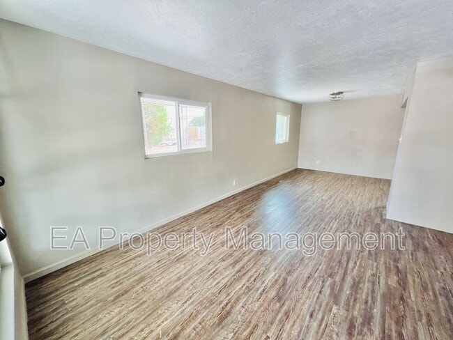 Photo - 8910 Fairbanks Rd NE