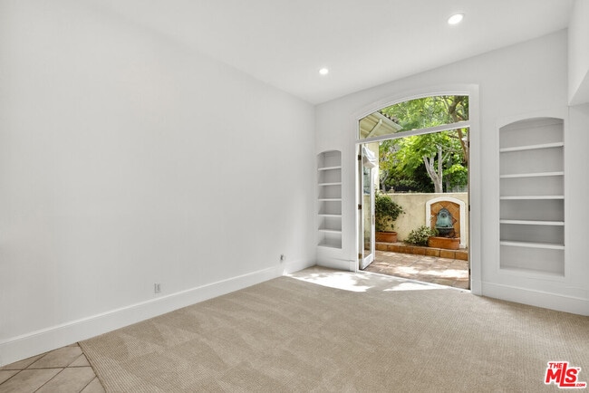 Photo - 10515 Oaklawn Rd