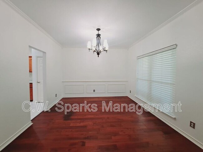 Photo - 1534 Chapman Dr