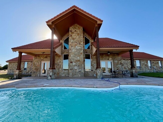 Building Photo - 8256 US-183