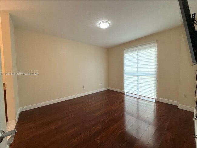 Photo - 7275 SW 90th Way Unidad 411