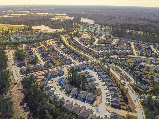Building Photo - 670 Royal Arch Dr