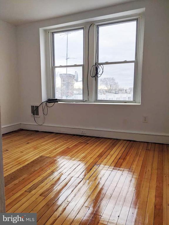 Photo - 410 E Roosevelt Blvd