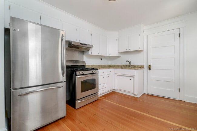 Photo - 231 Flax Hill Rd Unidad B