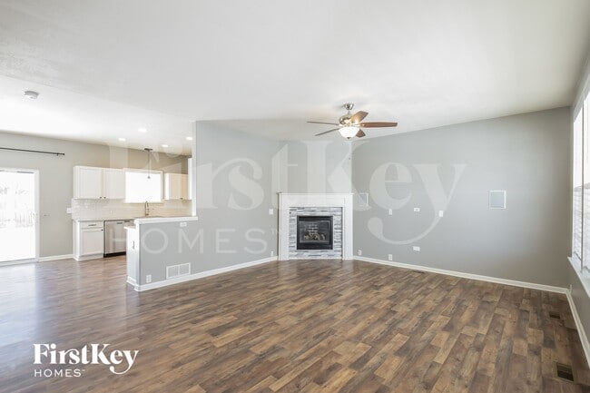 Photo - 9919 Jasper St