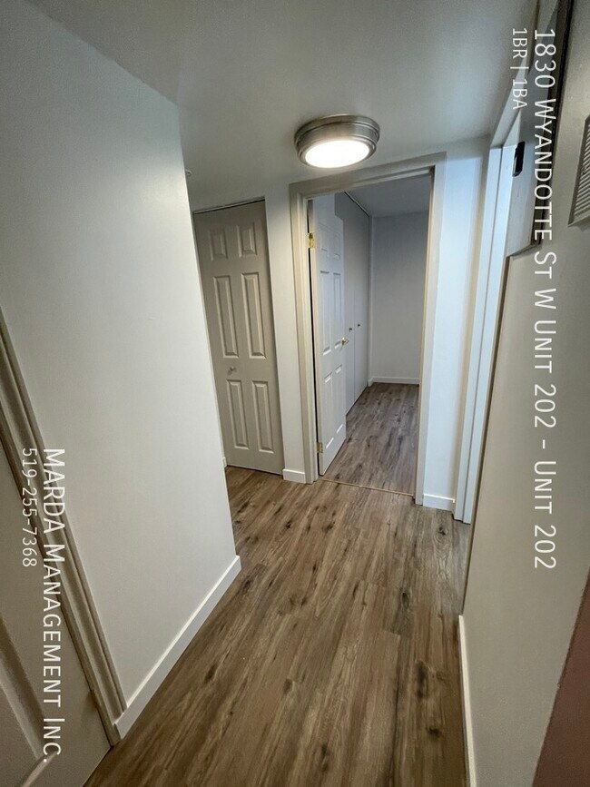 Photo - RENOVATED 1 BED/1 BATH- WEST END + HYDRO! ... Unit 202