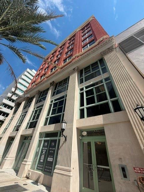 Building Photo - 111 E Flagler St Unit 406