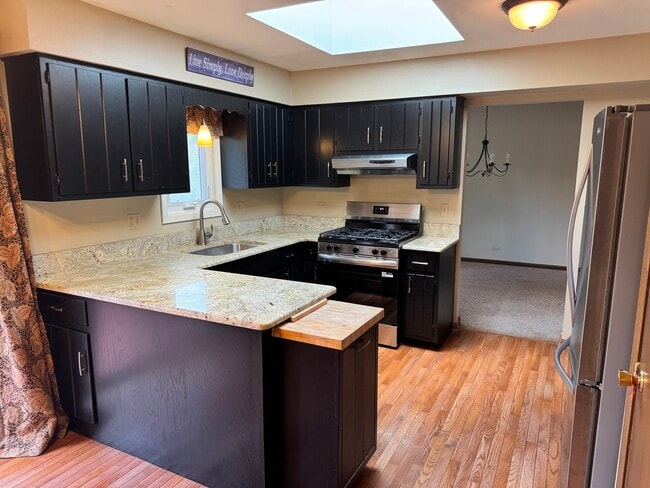 Photo - 11S067 West St