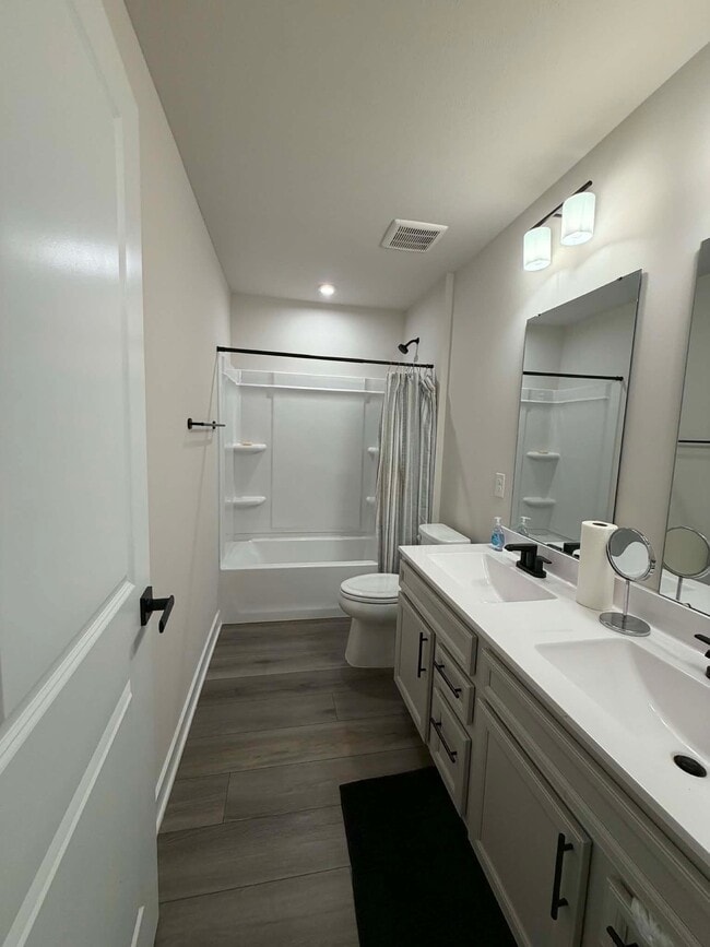 Photo - 795 Goodland Cir NW