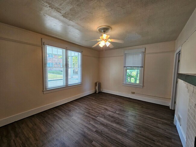 Photo - 397 Gilmore St Unit 397