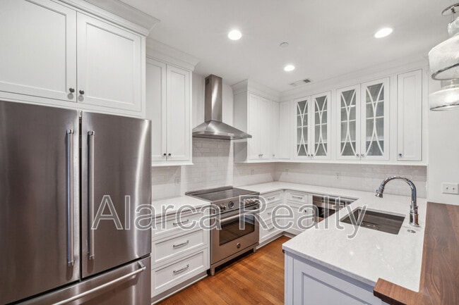 Photo - 400 N Church St Unit 204