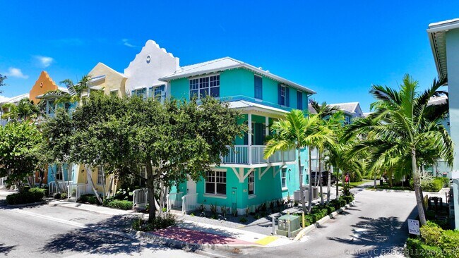 Photo - 810 3rd Ave N
