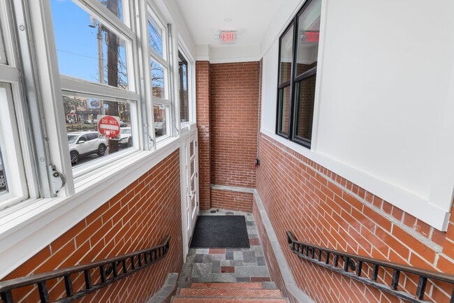 Entry Stairs - 54 Sutton St