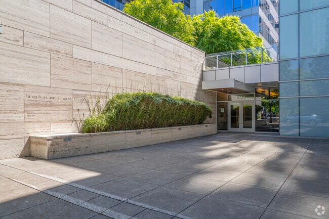 Entrance - The Metropolitan Condos